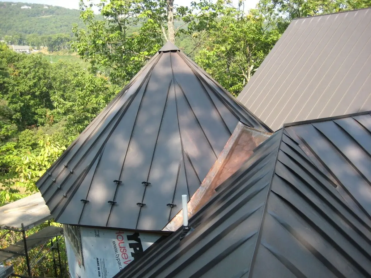 Professional Roof Tarp Installation by Craftsman Roofing in Grantville
